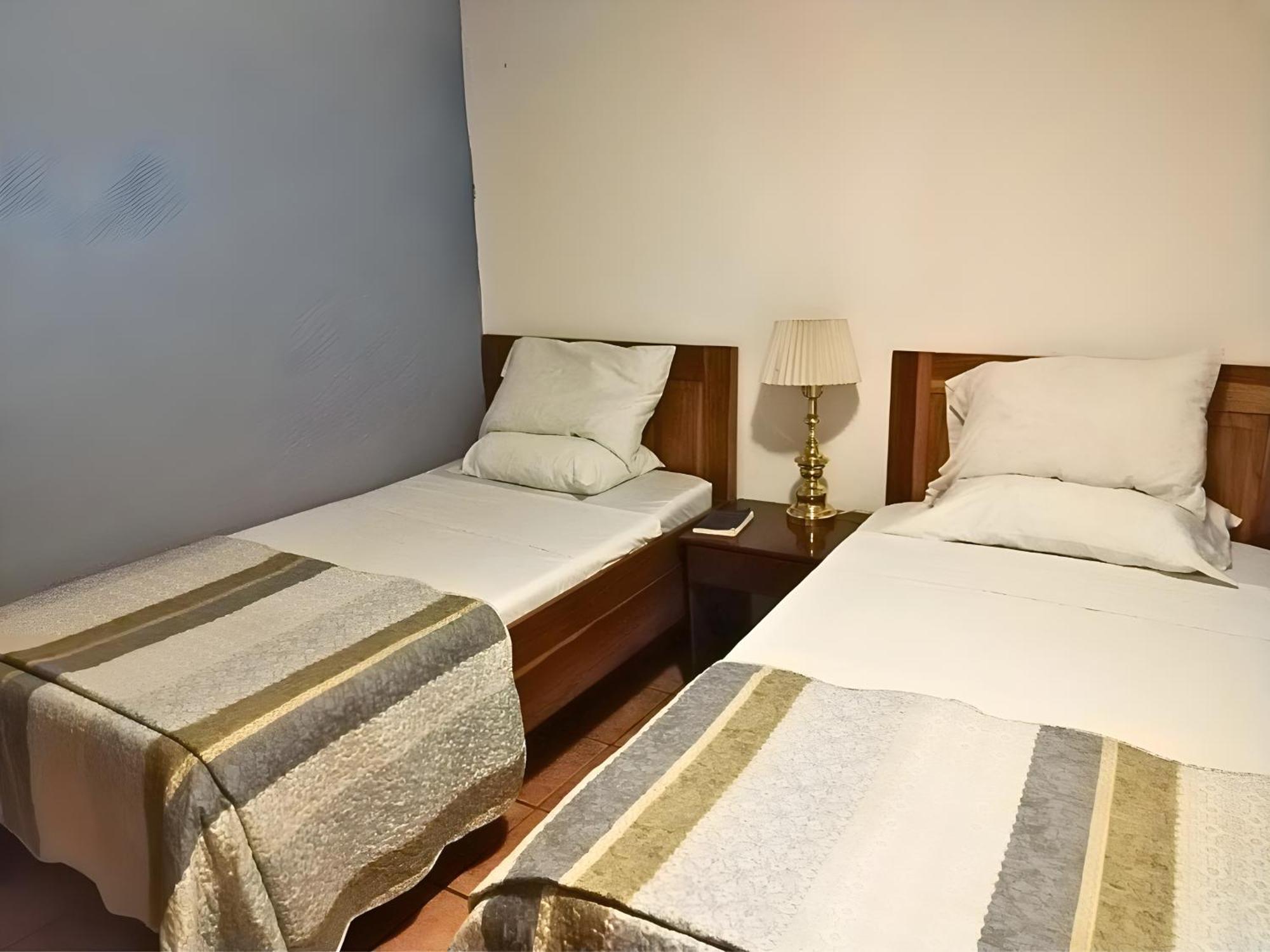 Hotel Puerta Del Sol - San Jose Airport Room photo