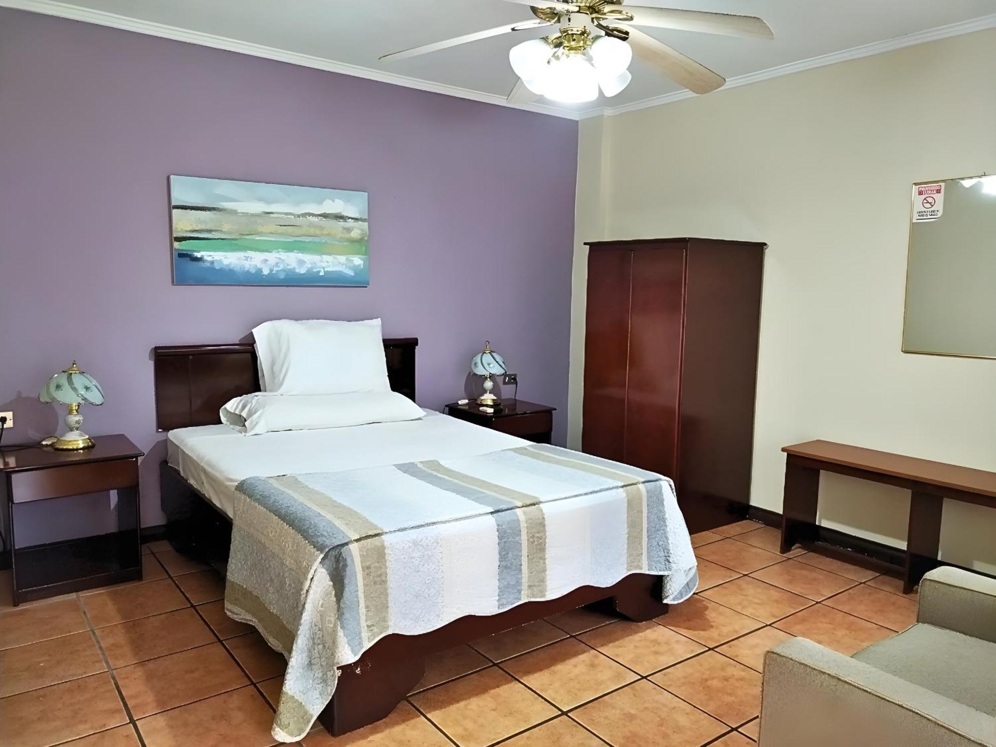 Hotel Puerta Del Sol - San Jose Airport Exterior photo
